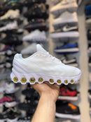 Tênis Nike DN8